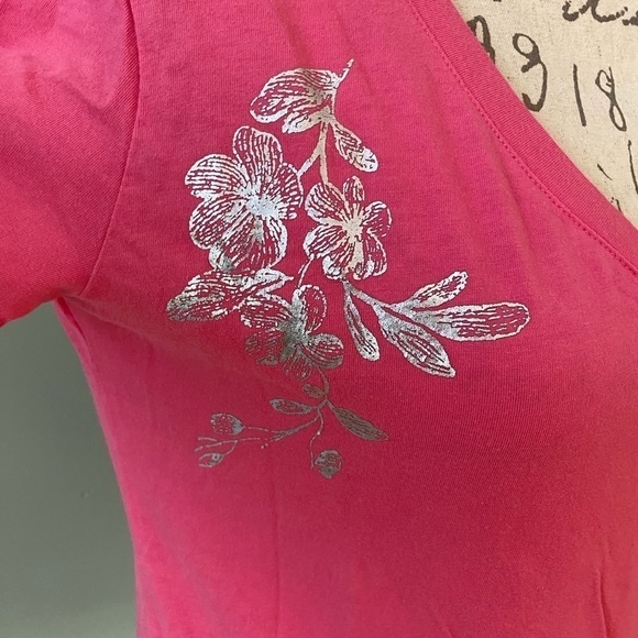 Women’s Pink Top With Floral Details Size Medium - Picture 4 of 6